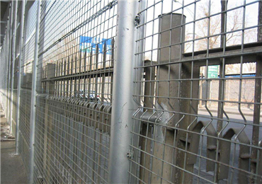 鍍鋅護欄 (1) 鍍鋅護欄 (1)